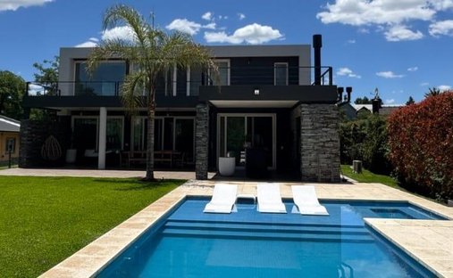 House in La Lonja, Buenos Aires Province, Argentina 1