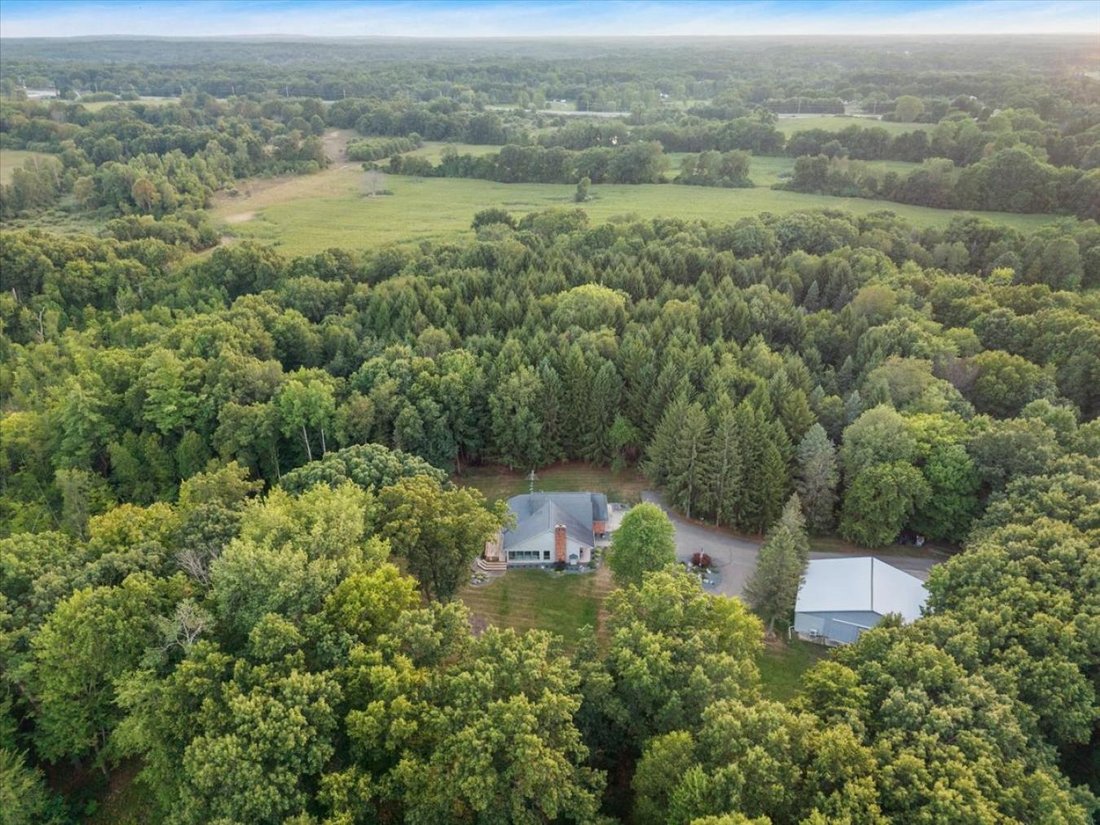 House in Metamora, Michigan, United States 1 - 18720832