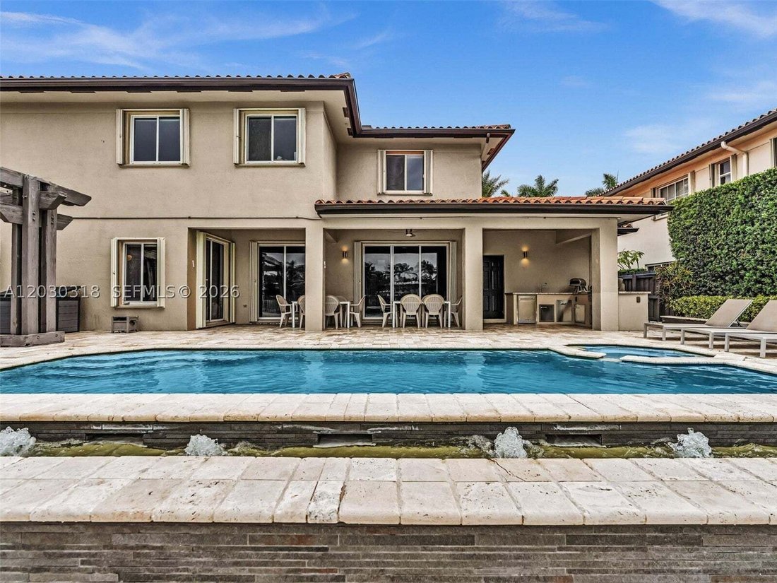 Maison à Hialeah, Floride, États-Unis 2 - 18085448