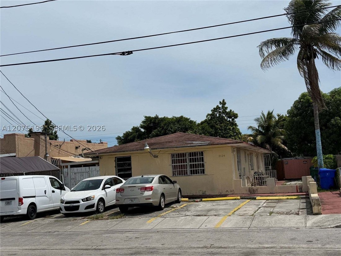 Miami, Florida, United States 2 - 18722031