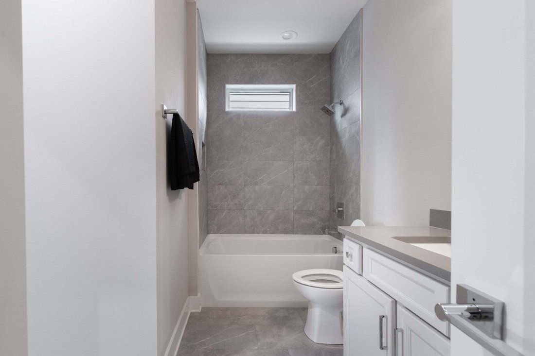 Condo in Nashville, Tennessee, United States 5 - 18726807