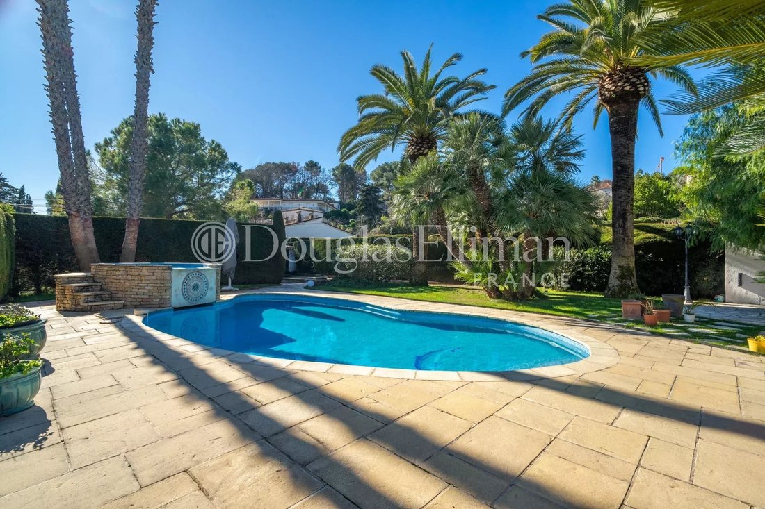 Villa a Mougins, Provenza-Alpi-Costa Azzurra, Francia 2 - 15121687