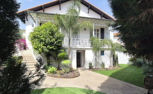 Villa en Le Plan, Cannes, Francia 1