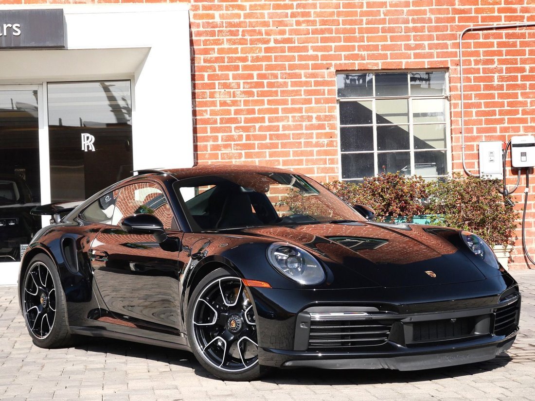 Coupe in Beverly Hills, CA, United States 1 - 18720910