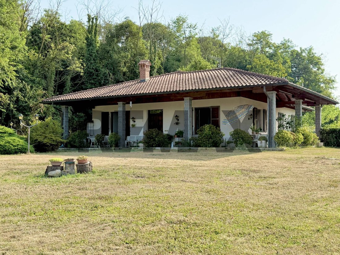 Villa en Cantello, Lombardía, Italia 2 - 18728993