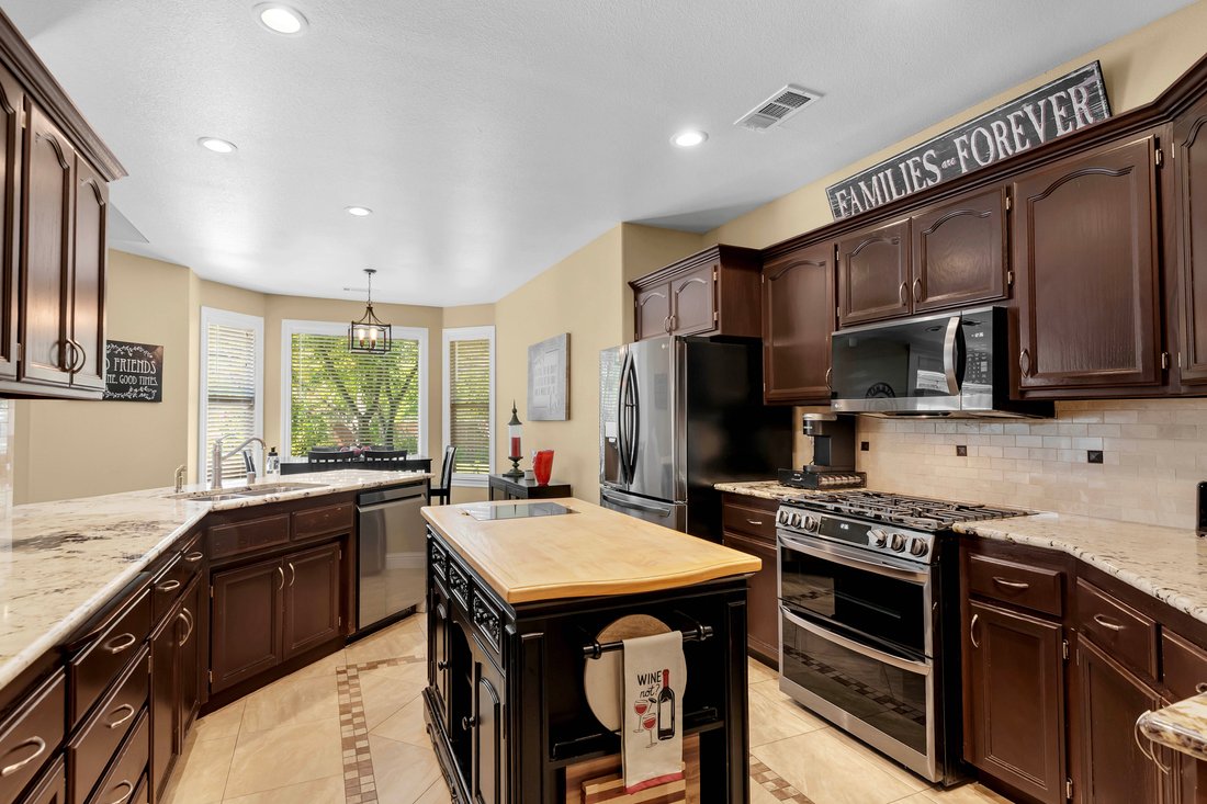 Casa a Redding, California, Stati Uniti 4 - 18726133