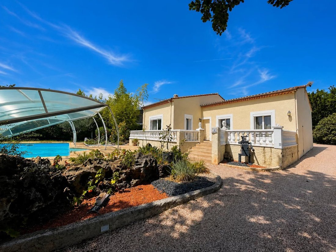Villa à Le Cannet-des-Maures, Provence-Alpes-Côte d'Azur, France 1 - 18720797