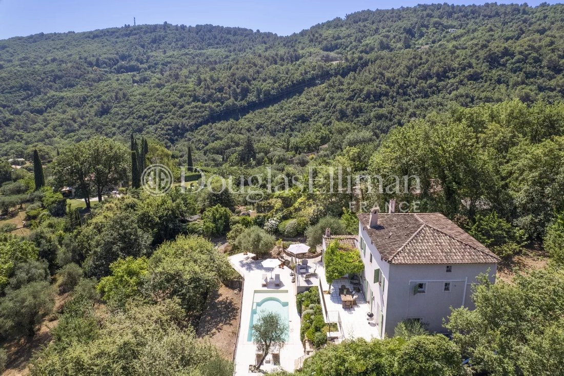 Maison à Châteauneuf-Grasse, Provence-Alpes-Côte d'Azur, France 1 - 16262693