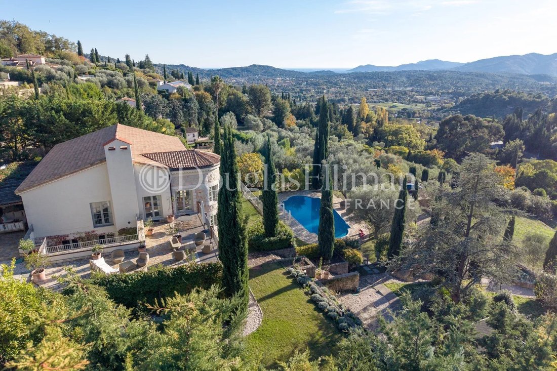 Villa en Valbonne, Provenza-Alpes-Costa Azul, Francia 1 - 16582122