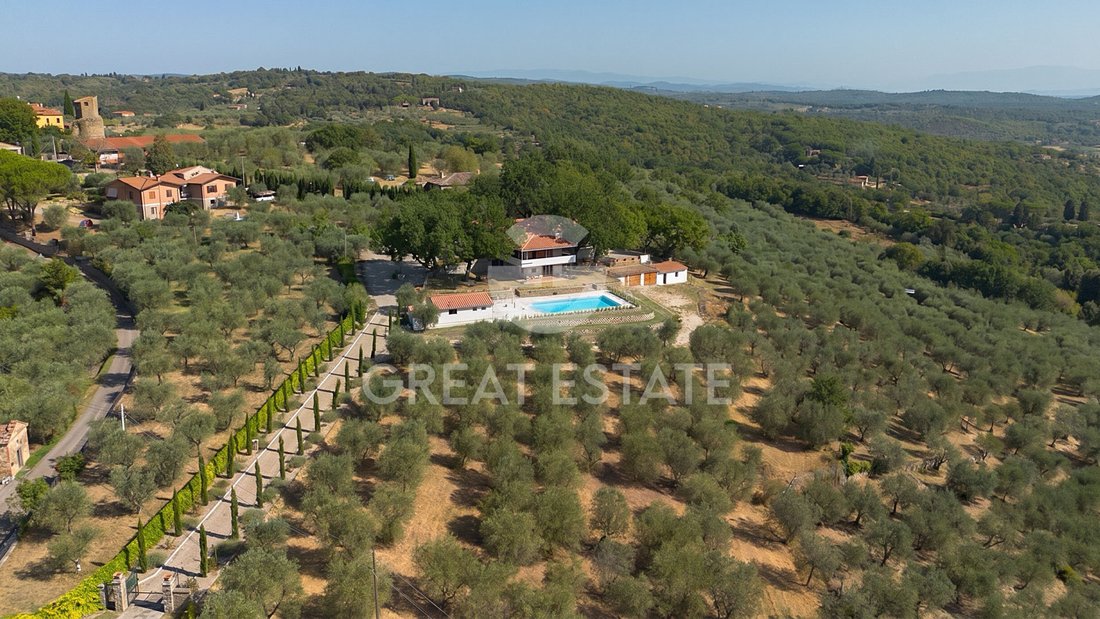 Estate in Sinalunga, Tuscany, Italy 4 - 18727123