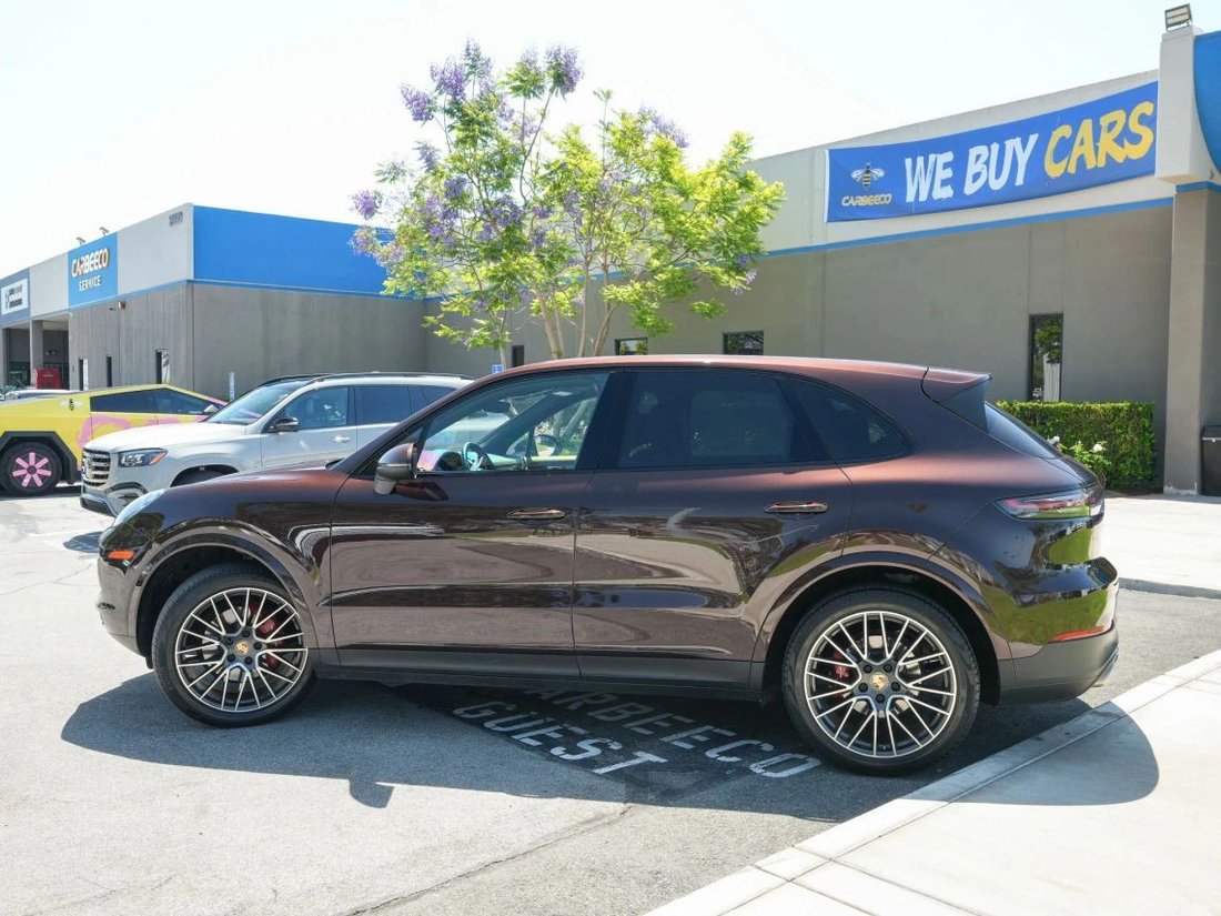 Suv in Costa Mesa, CA, United States 3 - 18721180