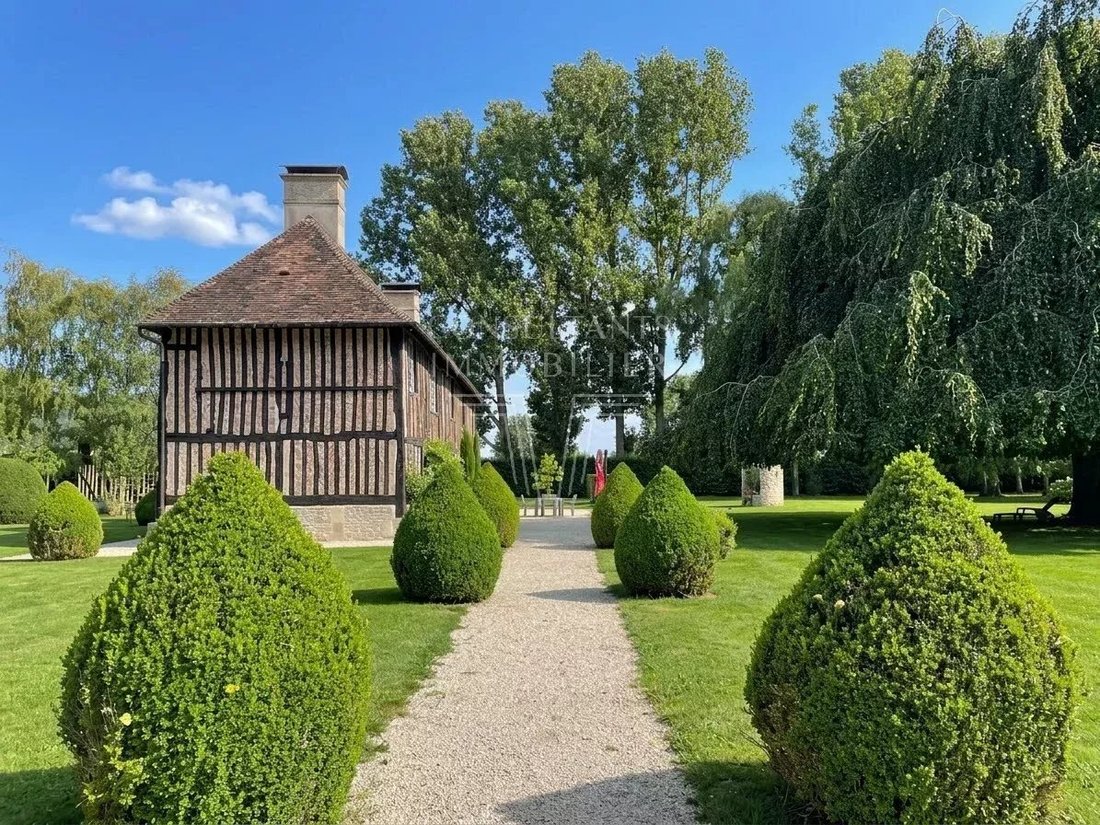 Estate in Beuvron-en-Auge, Normandy, France 2 - 18728342