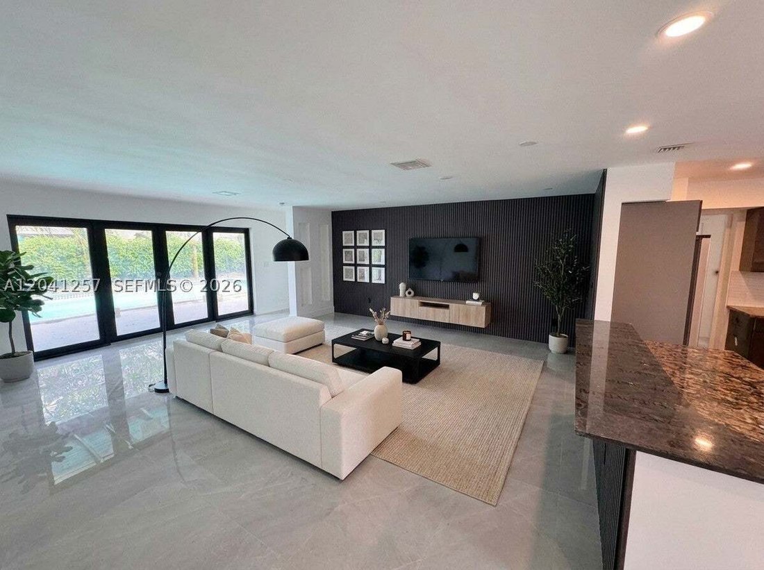 House in North Miami Beach, Florida, United States 4 - 18241437