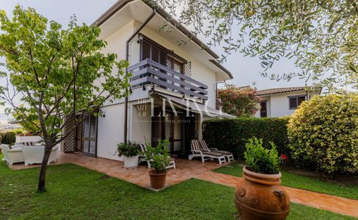 Casa di campagna a Focette, Pietrasanta, Italia 1