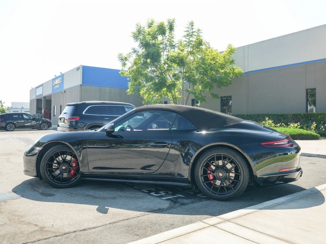 Cabriolet in Costa Mesa, CA, United States 4 - 18679658