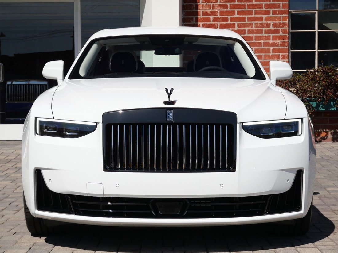 Sedan in Beverly Hills, CA, United States 5 - 18720915