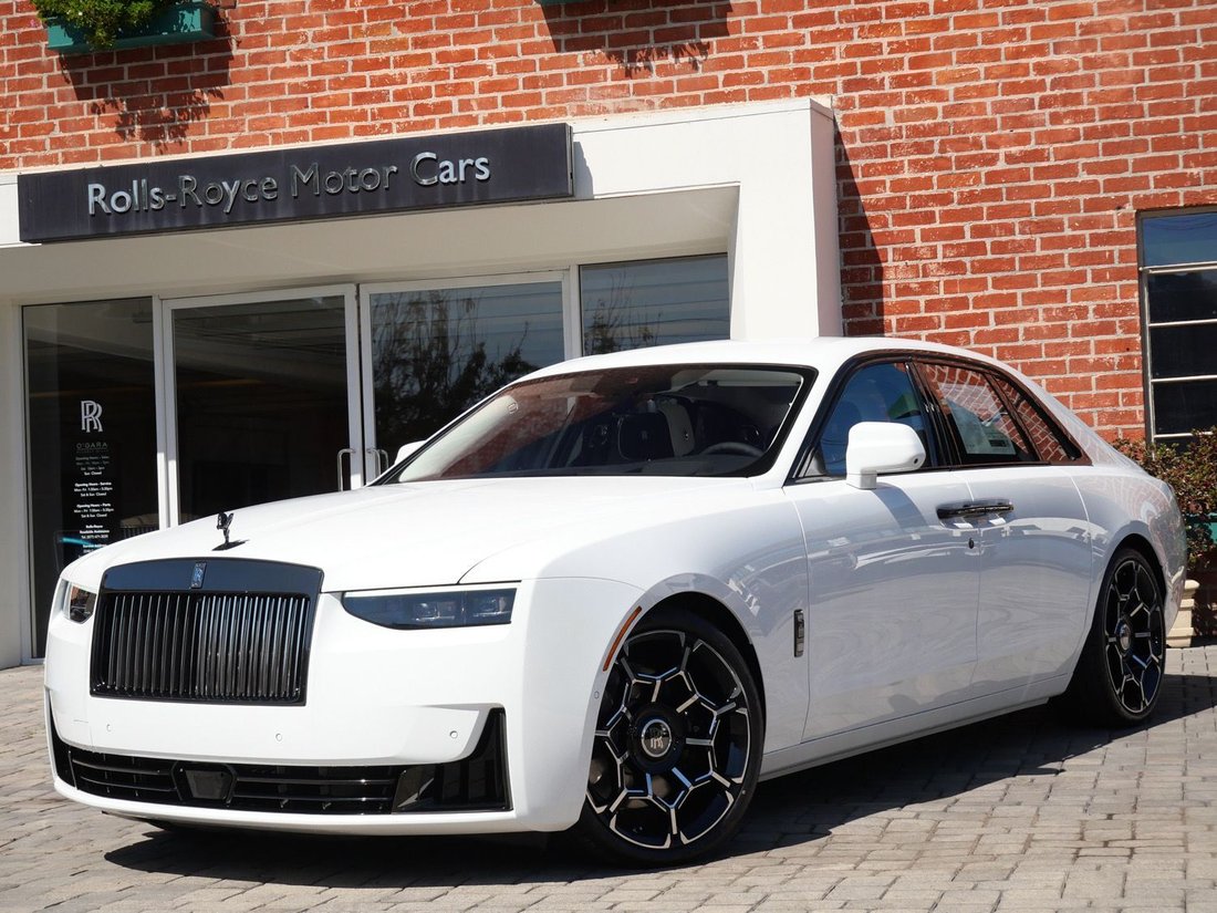 Sedan in Beverly Hills, CA, United States 1 - 18720915
