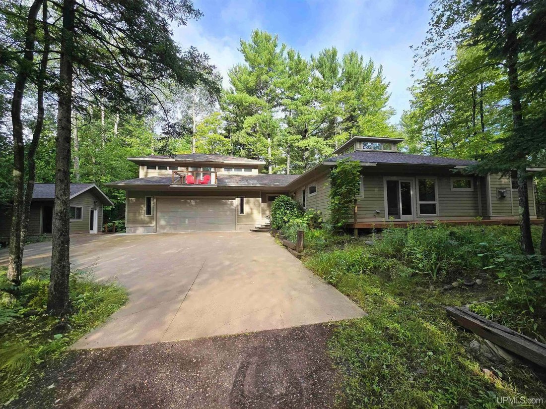 House in Marquette, Michigan, United States 2 - 18726677