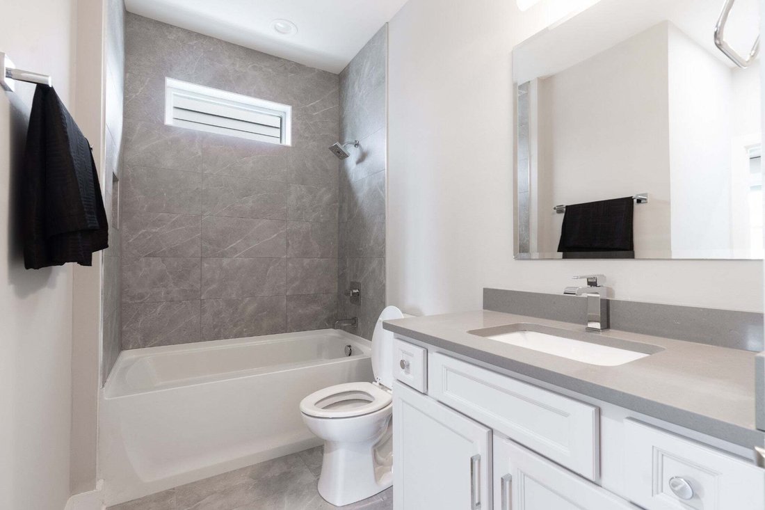Condo in Nashville, Tennessee, United States 4 - 18726807