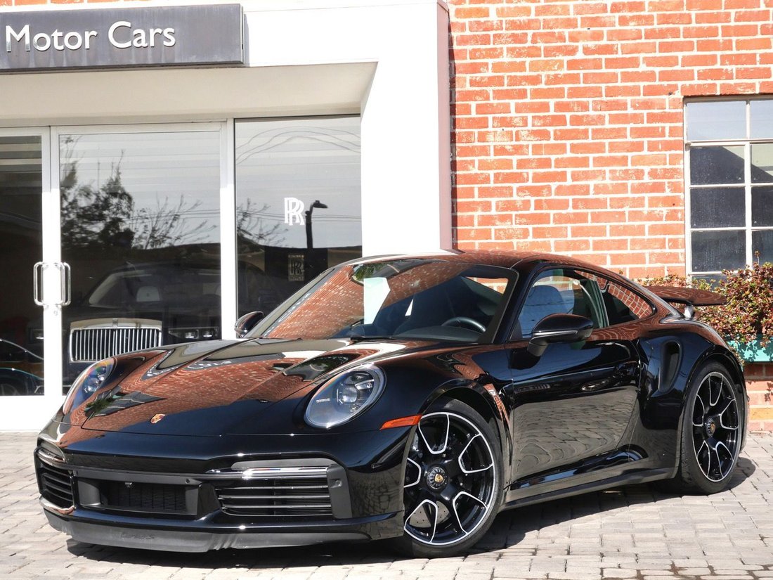 Coupe in Beverly Hills, CA, United States 3 - 18720910