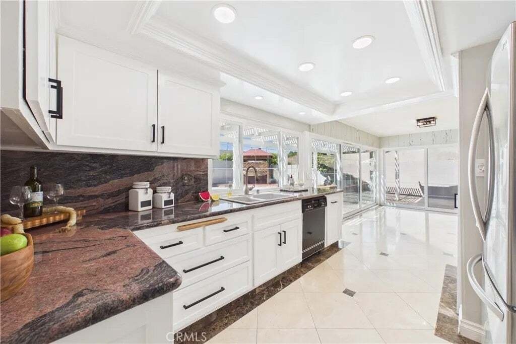 House in Cypress, California, United States 4 - 18727209