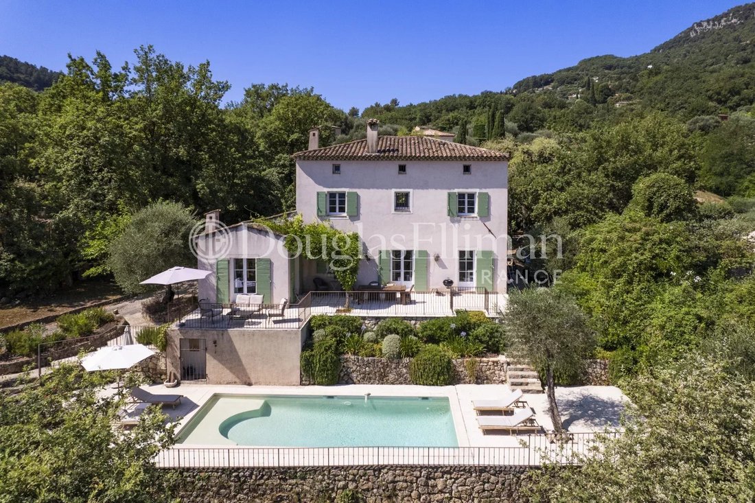 Maison à Châteauneuf-Grasse, Provence-Alpes-Côte d'Azur, France 2 - 16262693