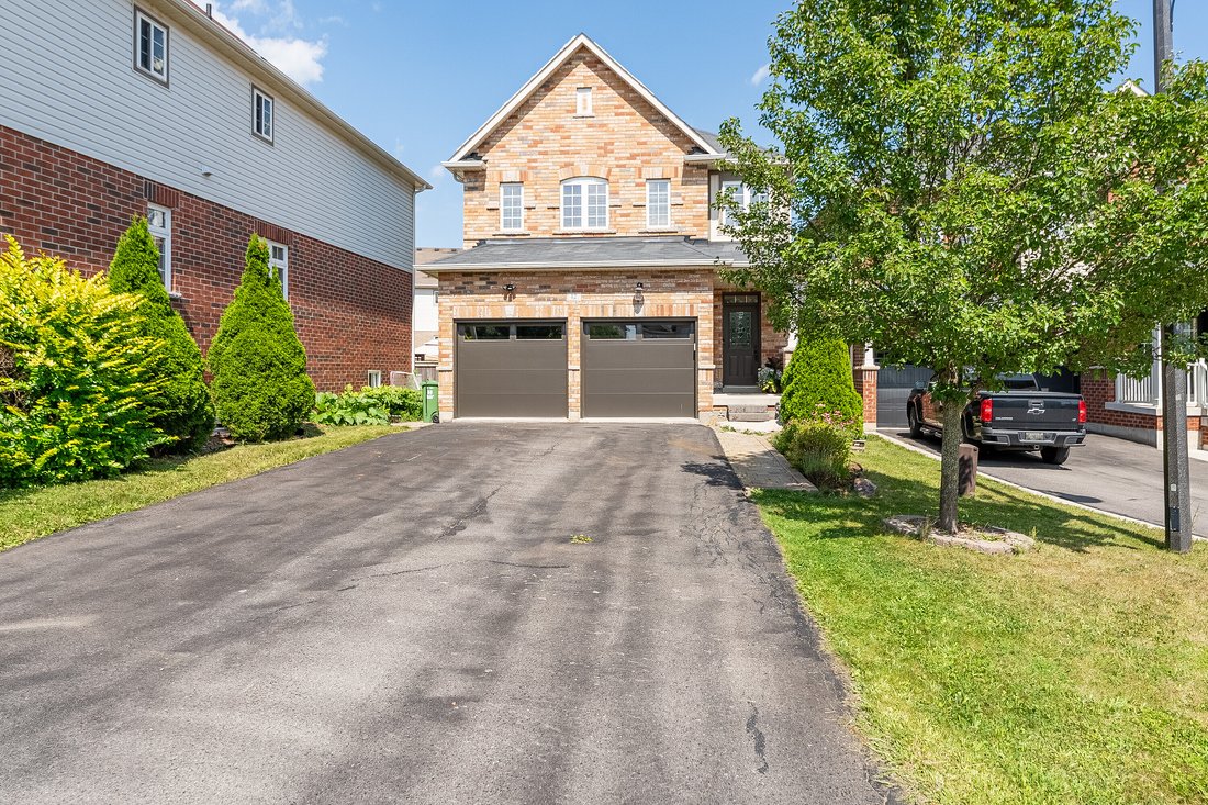 House in Hamilton, Ontario, Canada 2 - 18723607