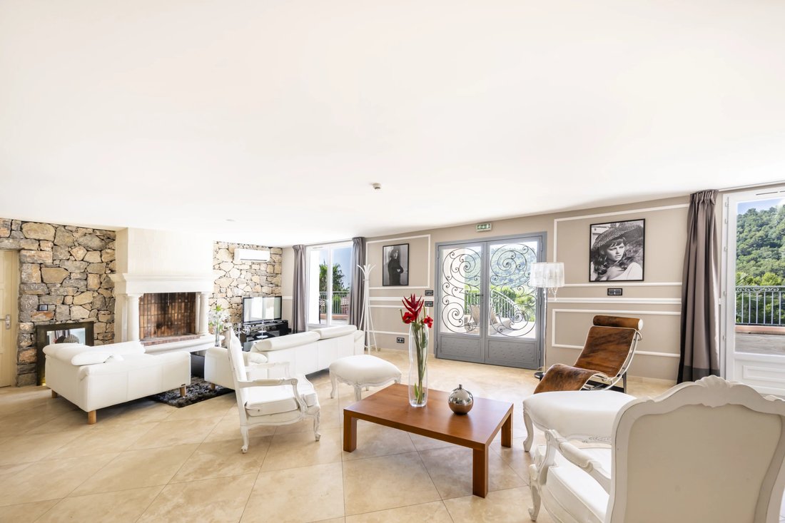 Villa en Grasse, Provenza-Alpes-Costa Azul, Francia 4 - 18723961