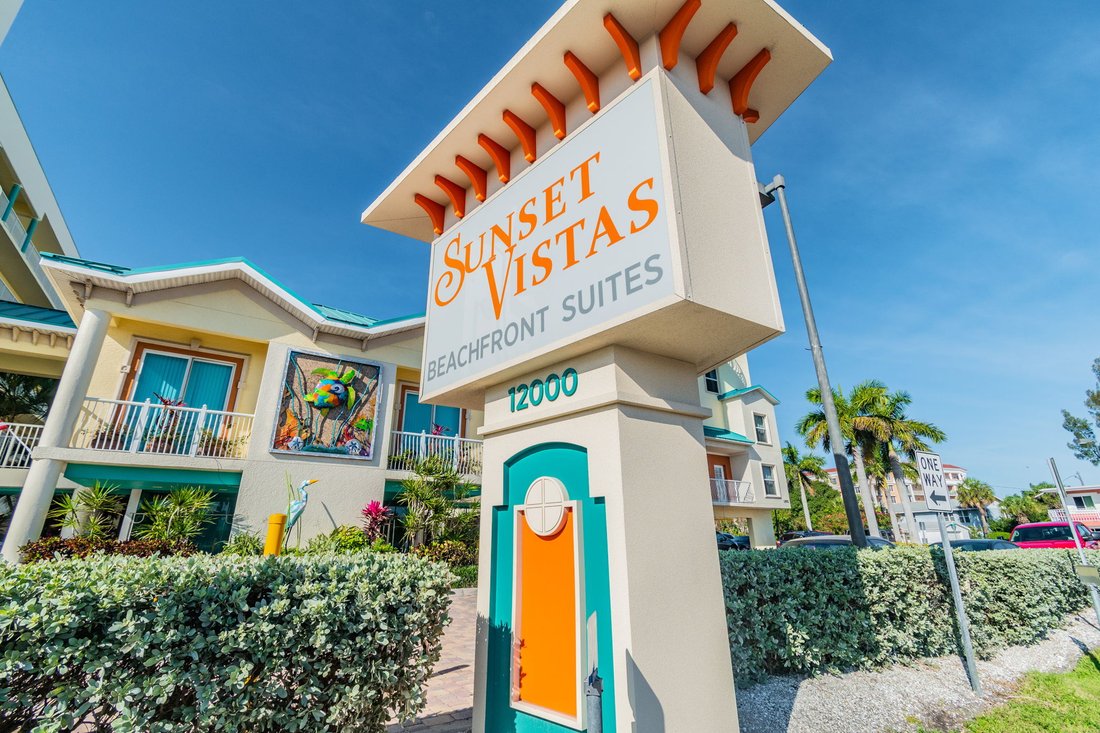 Condo in St. Pete Beach, Florida, United States 5 - 18728127