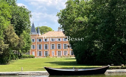 Château à Centre Ville, Pézenas, France 1