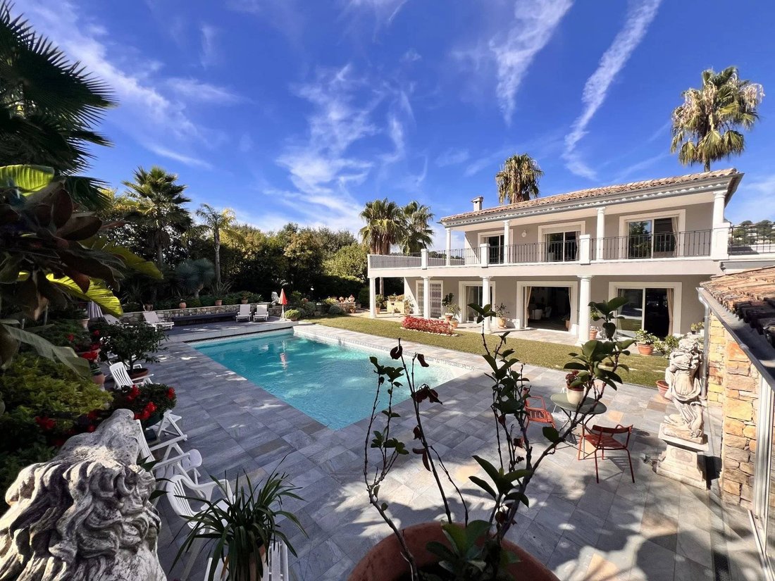 Casa en Mougins, Provenza-Alpes-Costa Azul, Francia 1 - 15675693