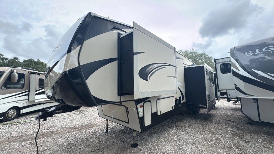 2019 Keystone RV Cougar Fifth Wheel 366RDS in Thonotosassa, FL, United States 3 - 18728761