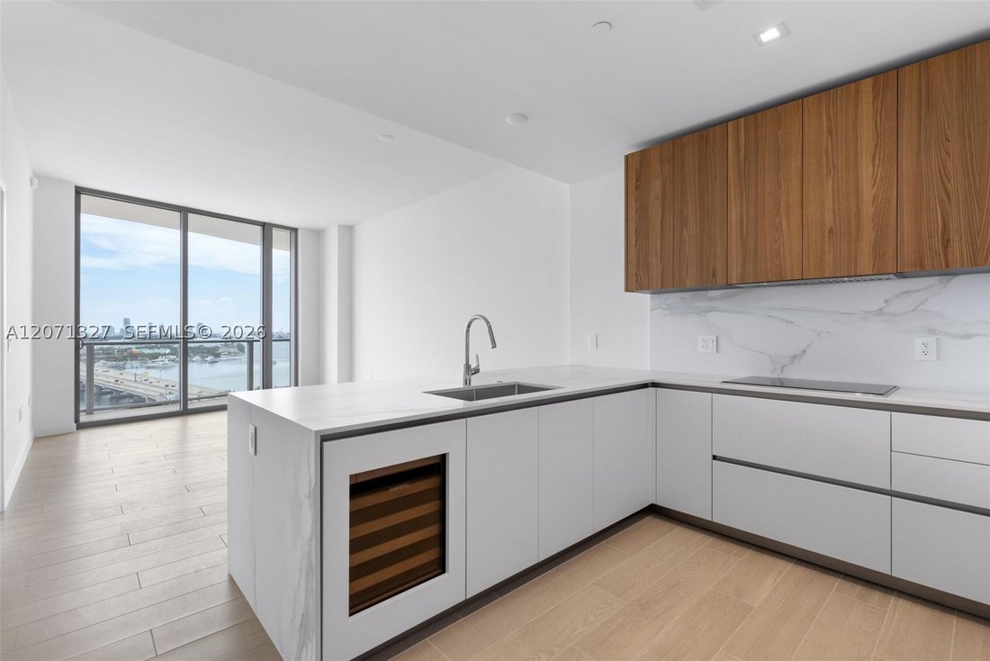 Condo in Miami, Florida, United States 2 - 18721521