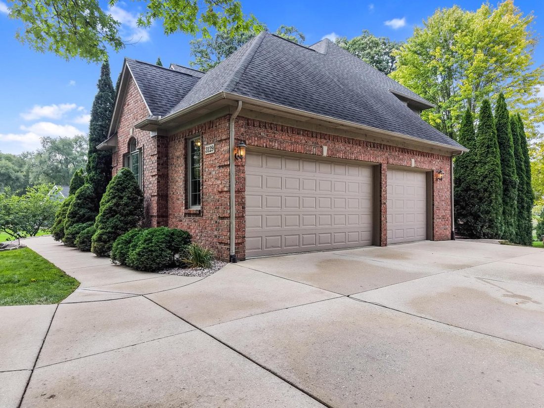 House in Township of Hamburg, Michigan, United States 2 - 18720781