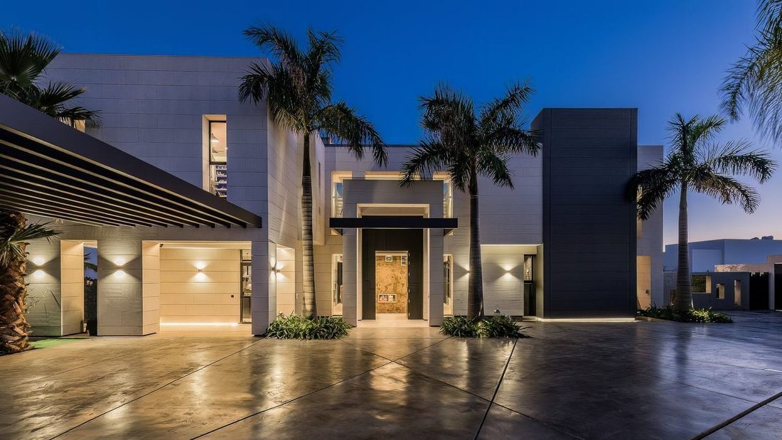 Villa in Marbella, Andalusia, Spain 2 - 17268080