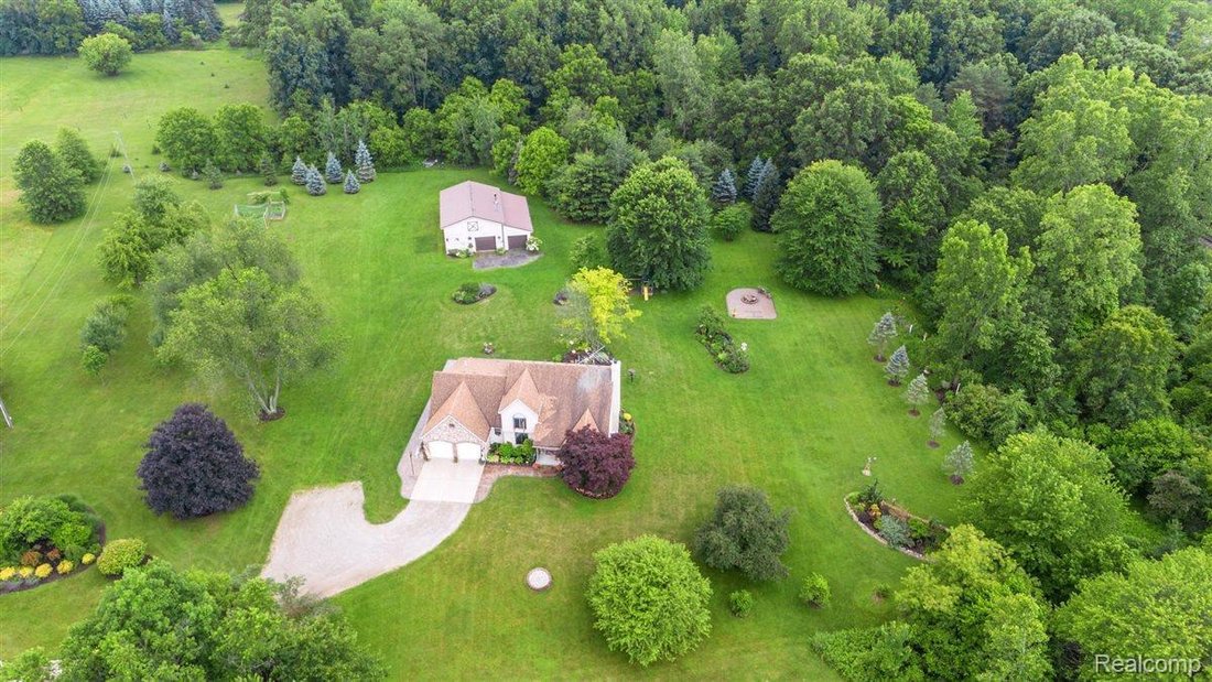 Casa en Howell, Míchigan, Estados Unidos 2 - 18727014