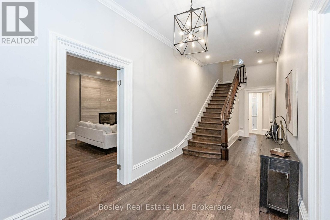 House in Guelph, Ontario, Canada 4 - 18729015