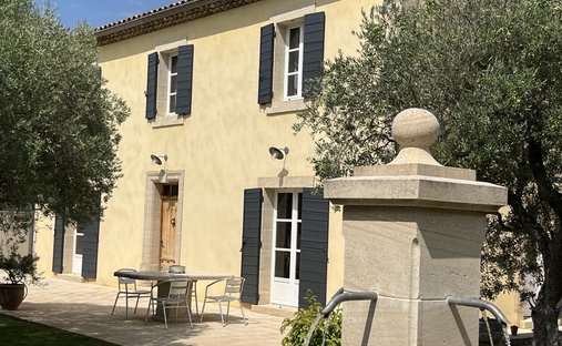 Villa in Venasque, Provence-Alpes-Côte d'Azur, France 1