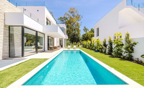 Villa in Estepona, Andalusien, Spanien 1