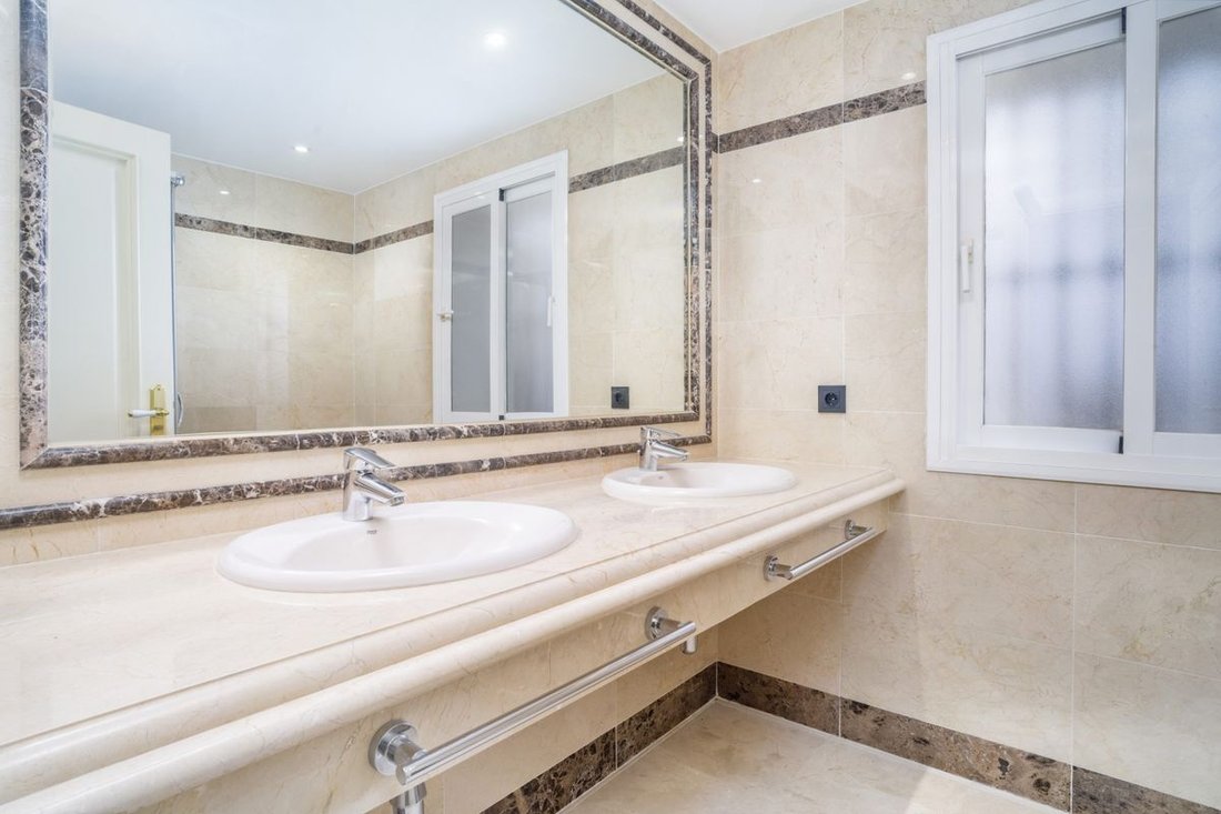 Apartment in Marbella, Andalusia, Spain 4 - 18111183
