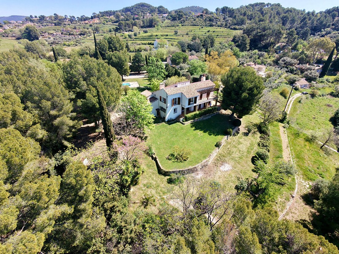 Villa à Le Castellet, Provence-Alpes-Côte d'Azur, France 1 - 18728593