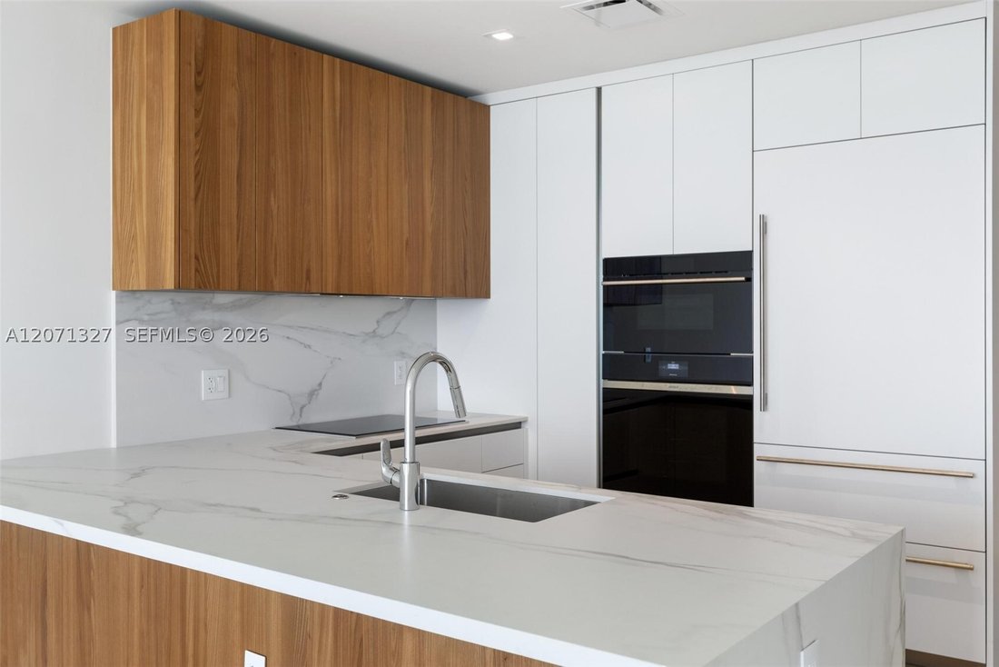 Condo in Miami, Florida, United States 4 - 18721521