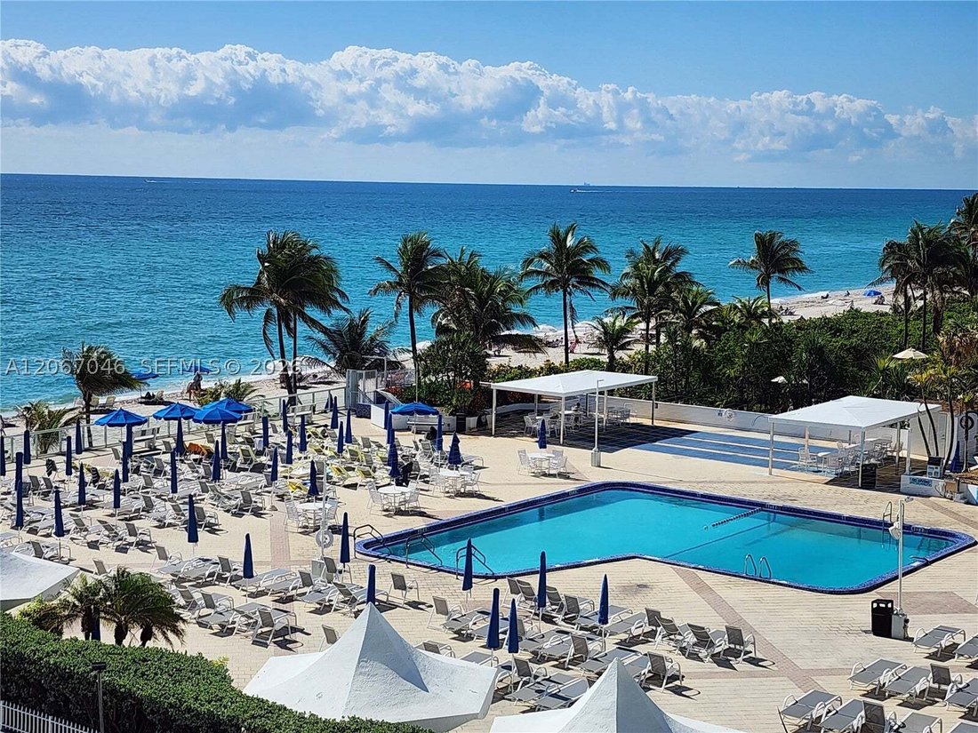 Condo in Hallandale Beach, Florida, United States 3 - 18601022