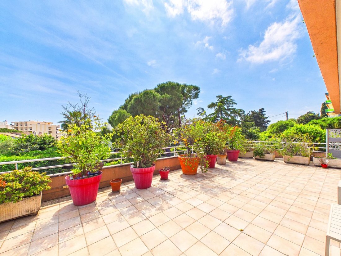 Wohnung in Saint Maymes-Lauvert, Antibes, Frankreich 1 - 17873771