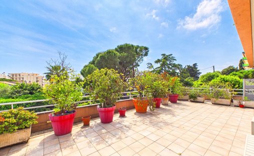 Appartamento a San Maymes-Lauvert, Antibes, Francia 1