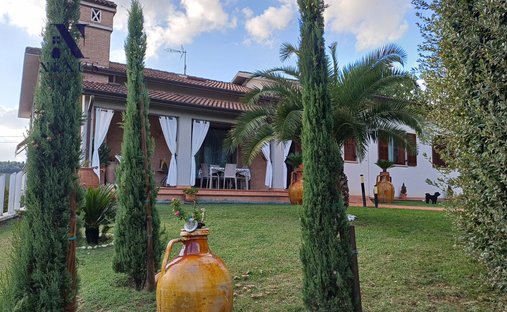 Villa en Petriano, Marcas, Italia 1
