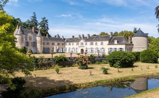 Château à Centre Ville, Blois, France 1