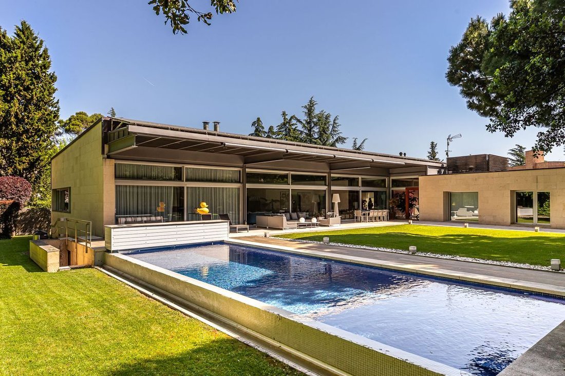 Villa in Moncloa-Aravaca, Madrid, Spain 1 - 17342907