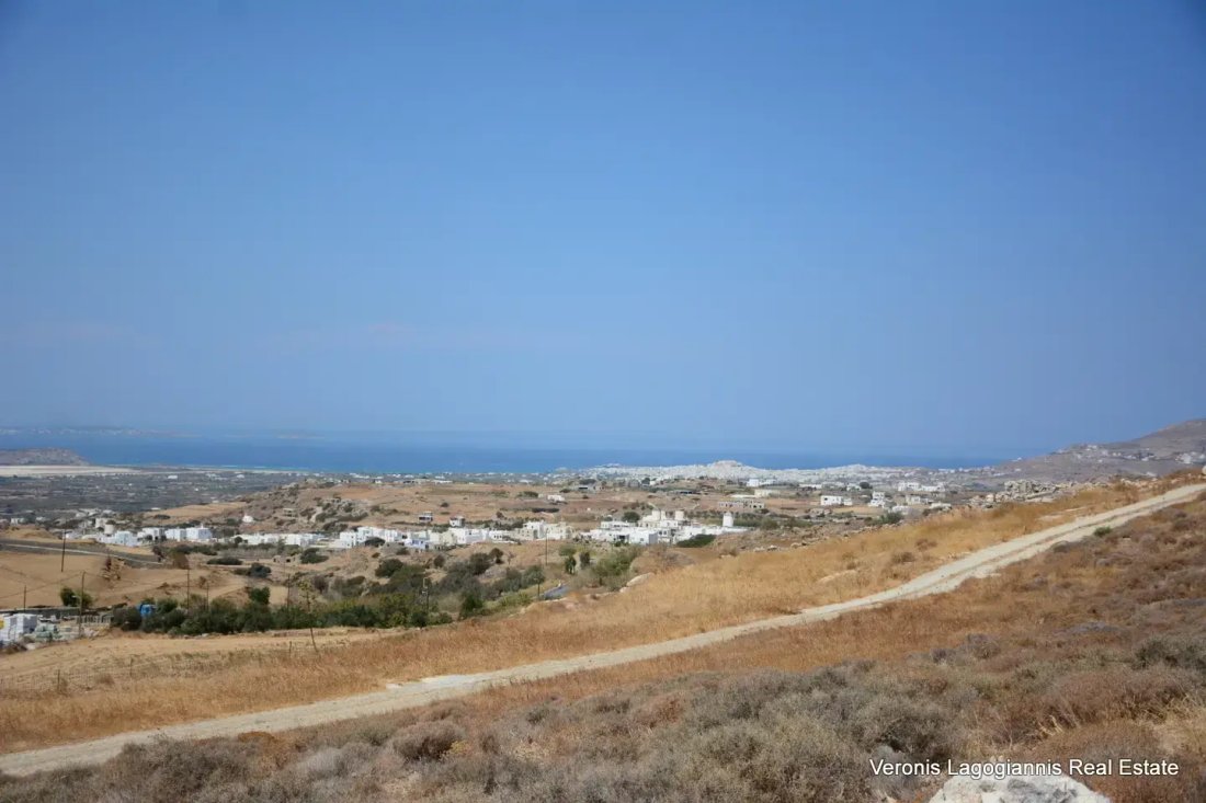 Terrain à Naxos, Aegean, Grèce 1 - 18723487