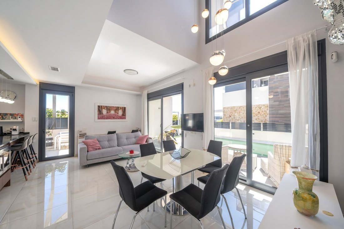 Casa en Orihuela, Comunidad Valenciana, España 2 - 17409657